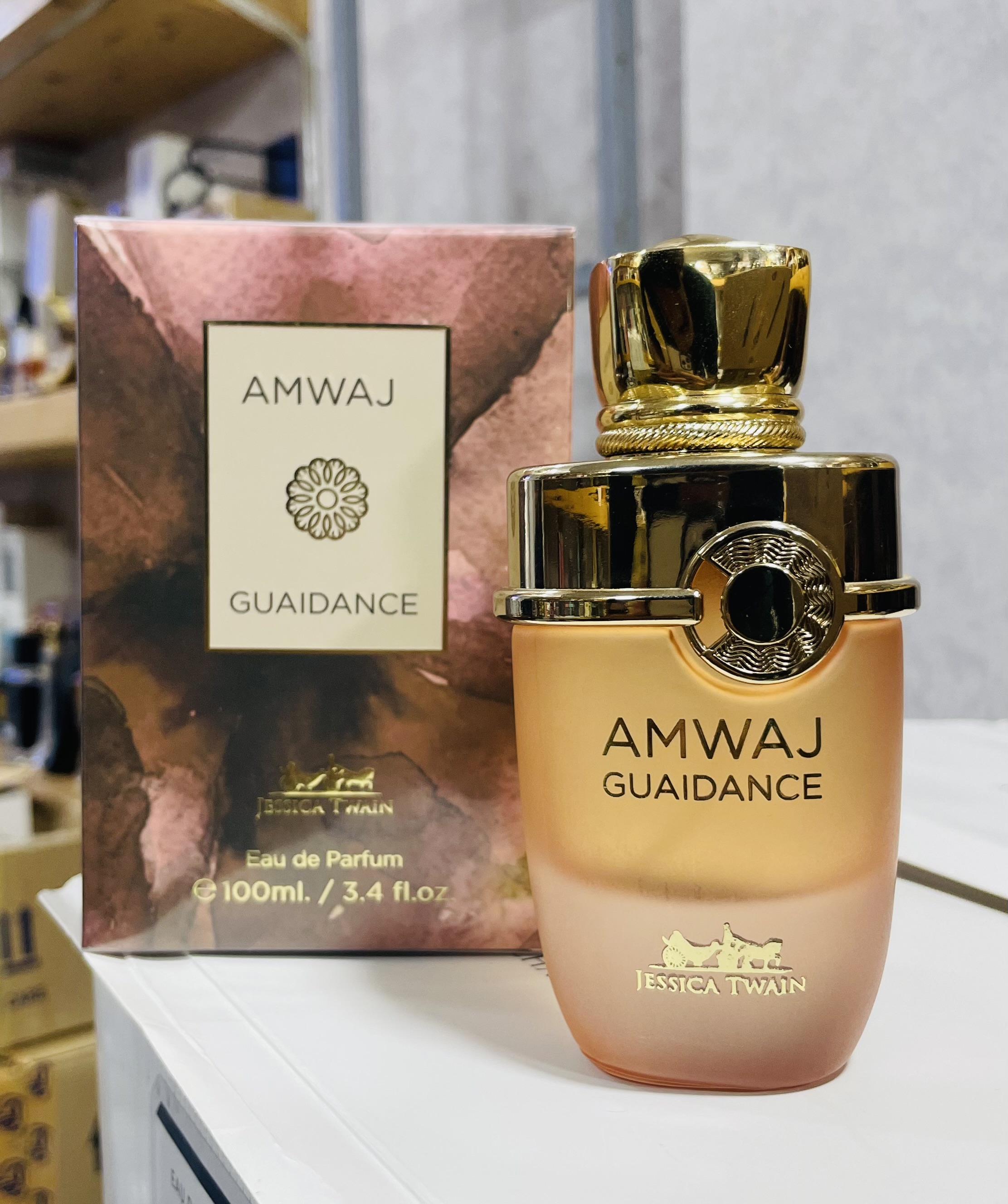 عطر ادکلن آمواج گایدنس جسیکا تویین